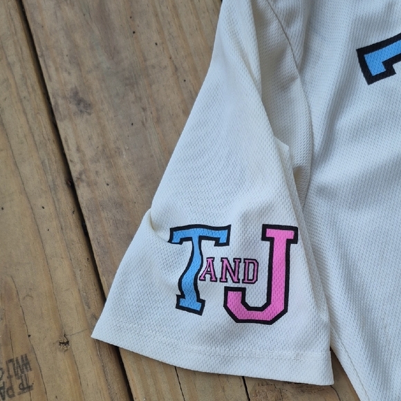 Tom And Jerry Baseball Jersey - Picture 5 of 5